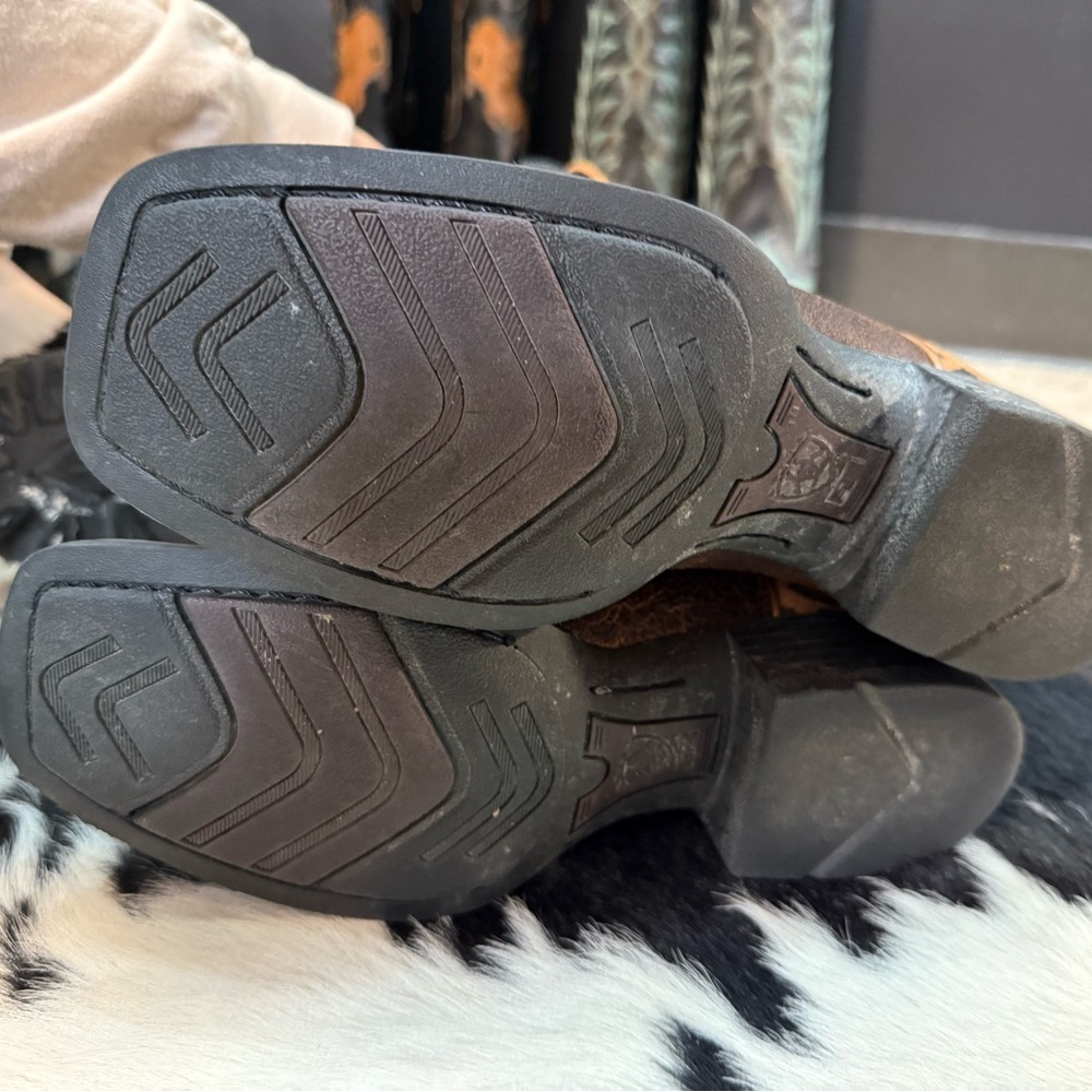 Brown and Black Western Cowboy Boots - Picture 4 of 4